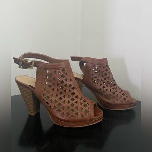 Brown heels CL by Laundry